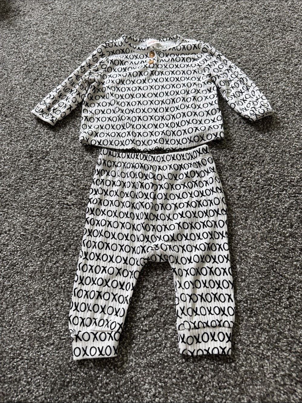 Cat & Jack White and Black XOXO Kids Matching Set